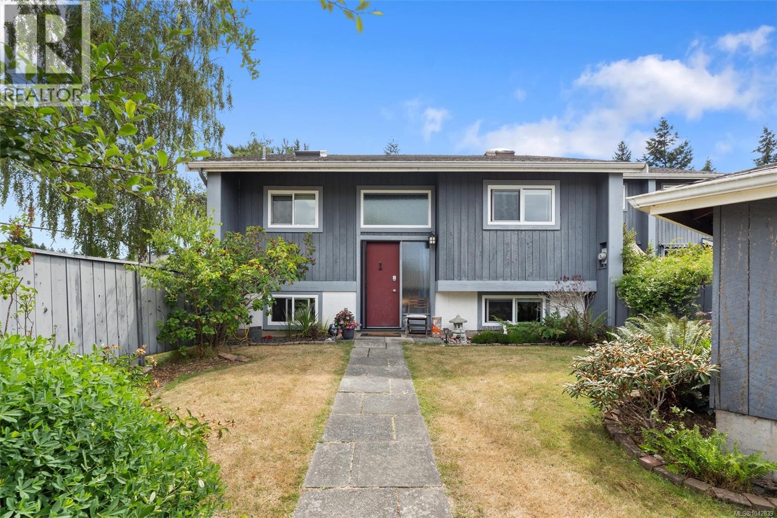 7 4391 Torquay Drive, Saanich