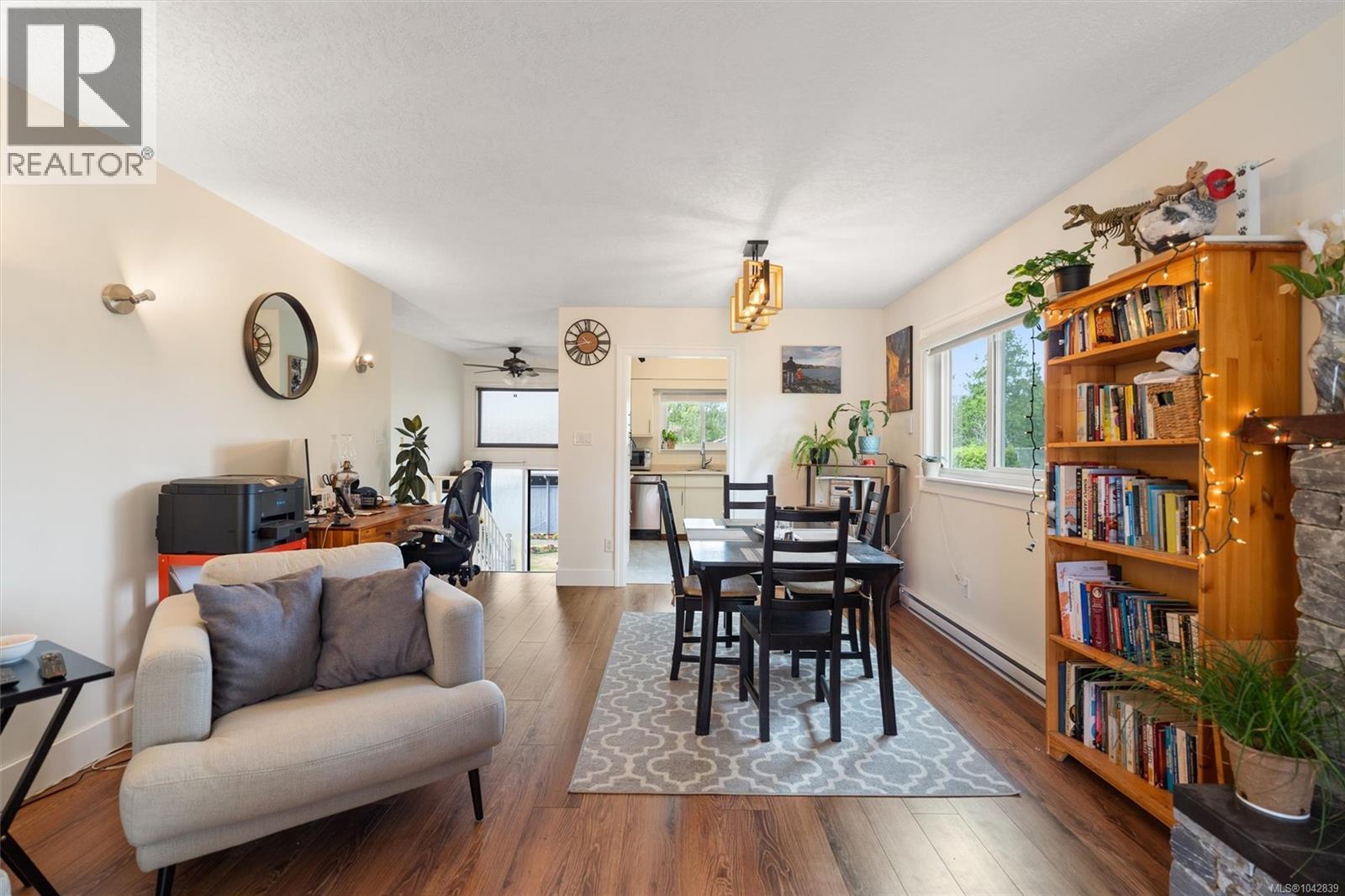 7 4391 Torquay Drive, Saanich