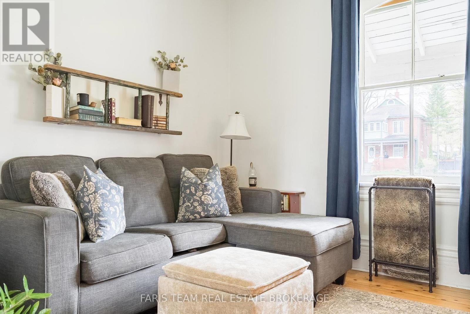 53 BURTON AVENUE - 17