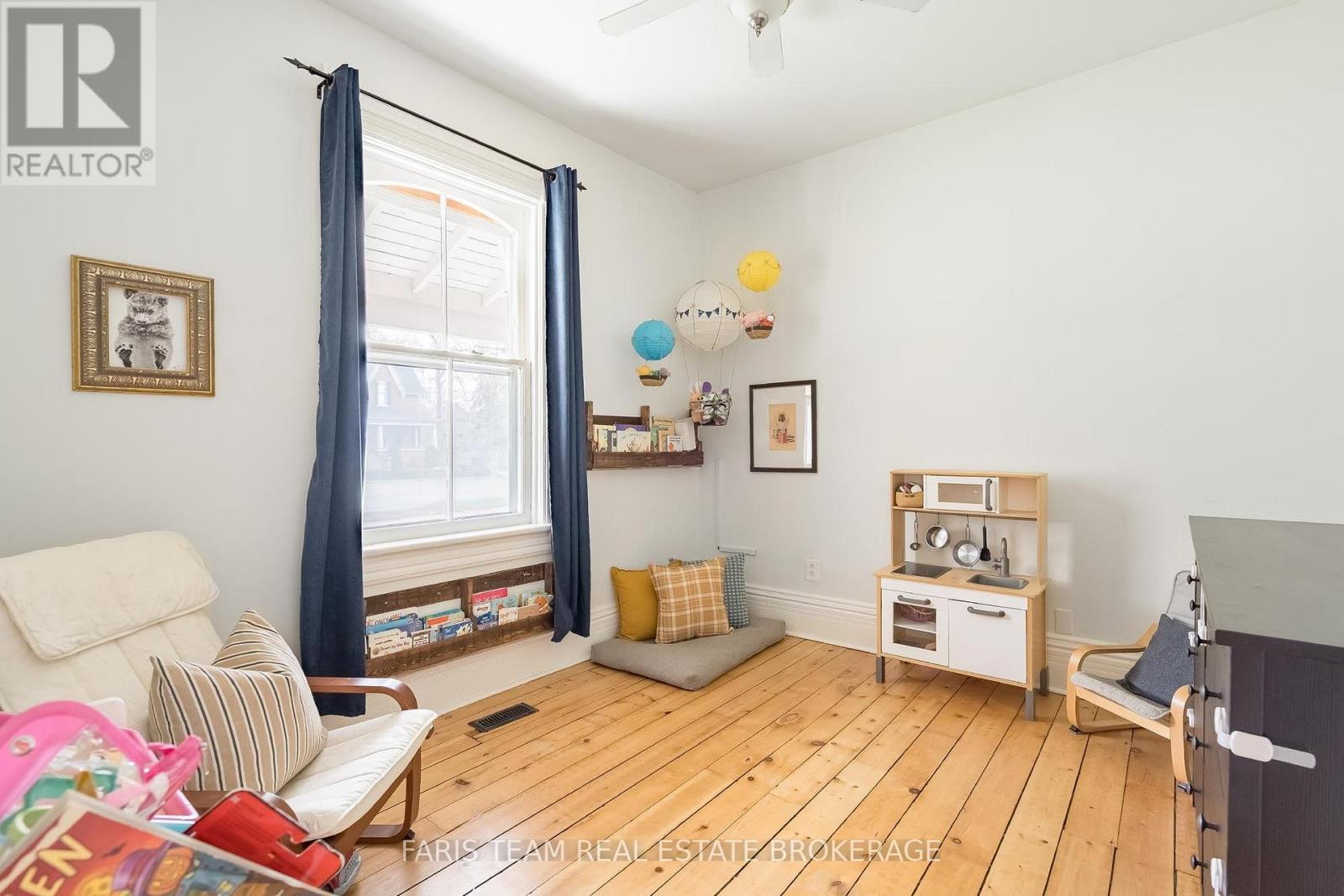 53 BURTON AVENUE - 19