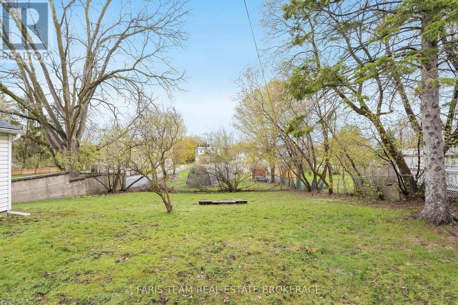 53 BURTON AVENUE - 35