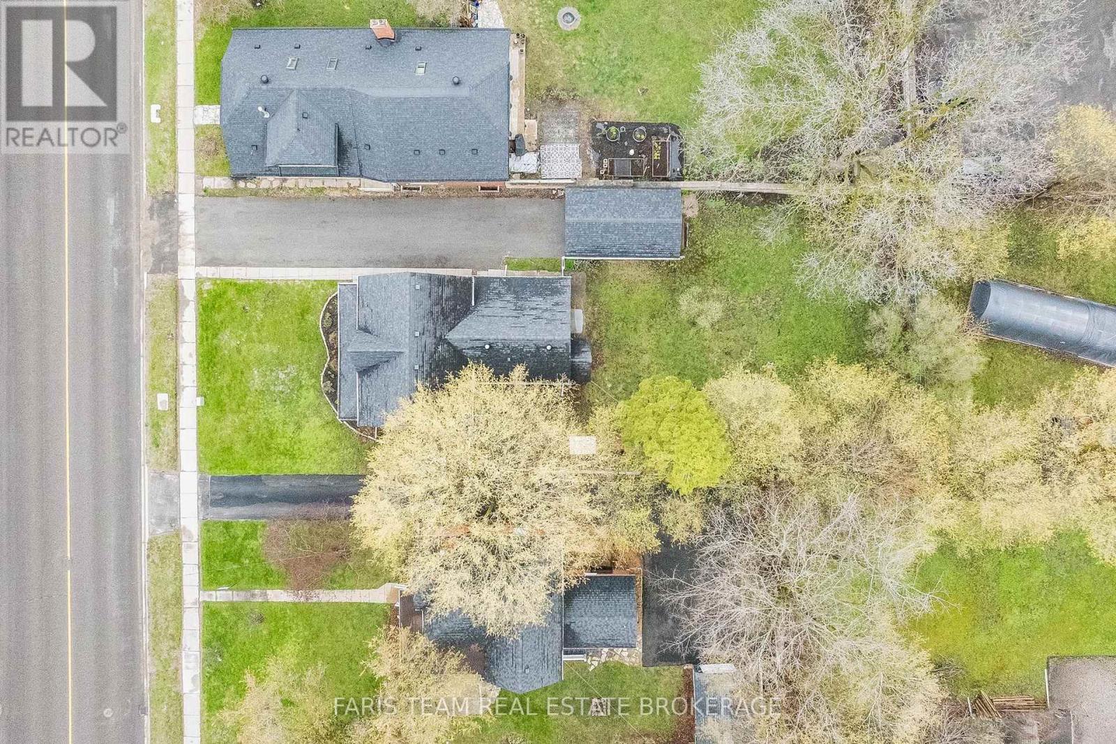 53 BURTON AVENUE - 38