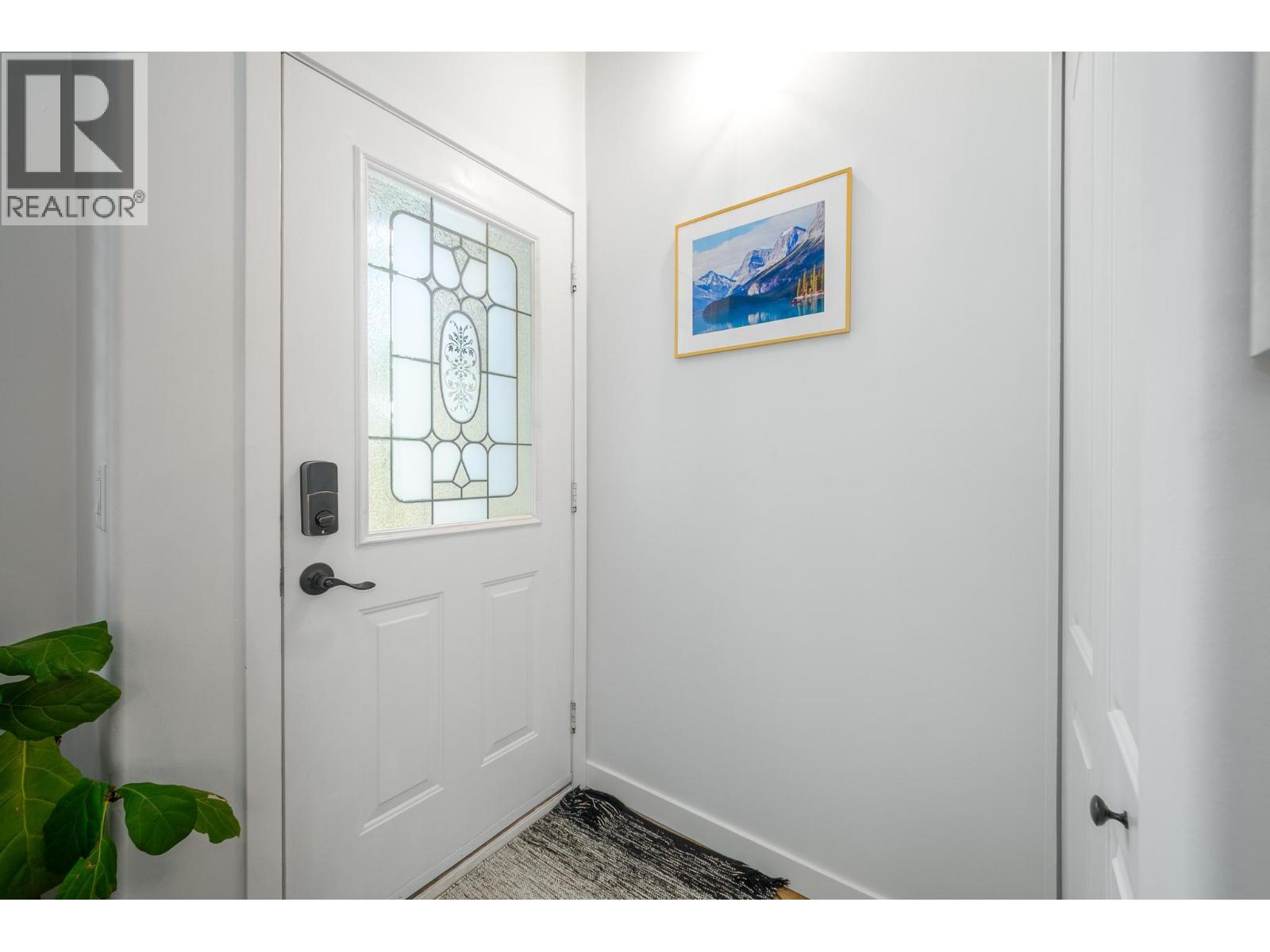 211 1390 Dilworth Crescent, Kelowna