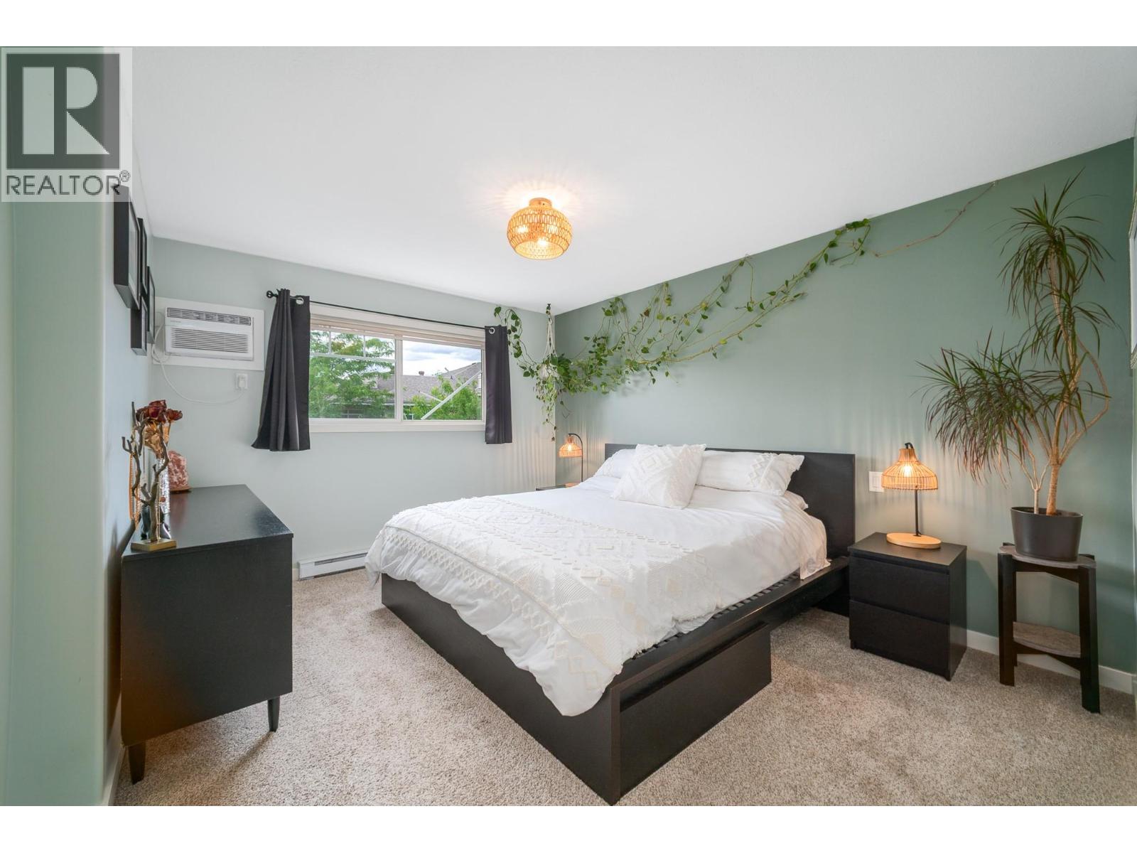 211 1390 Dilworth Crescent, Kelowna