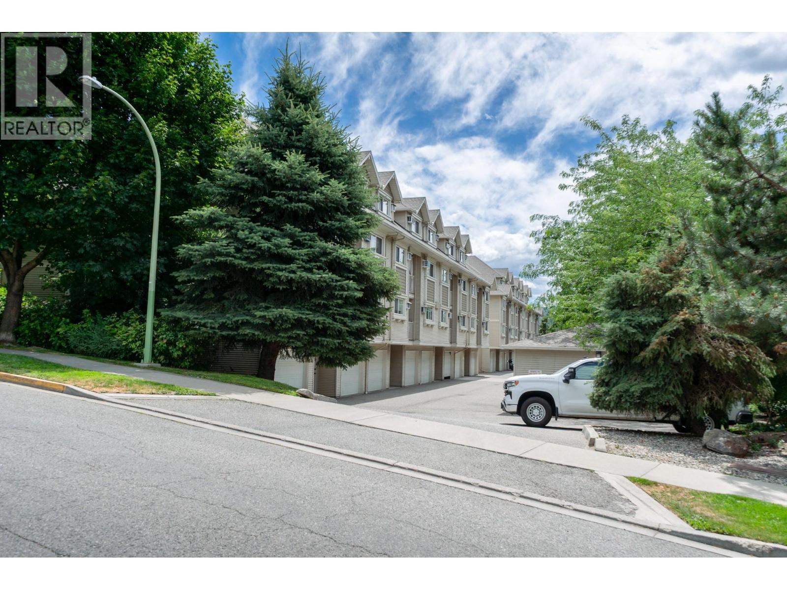 211 1390 Dilworth Crescent, Kelowna
