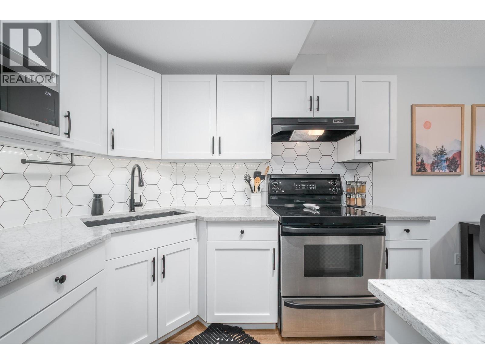 211 1390 Dilworth Crescent, Kelowna