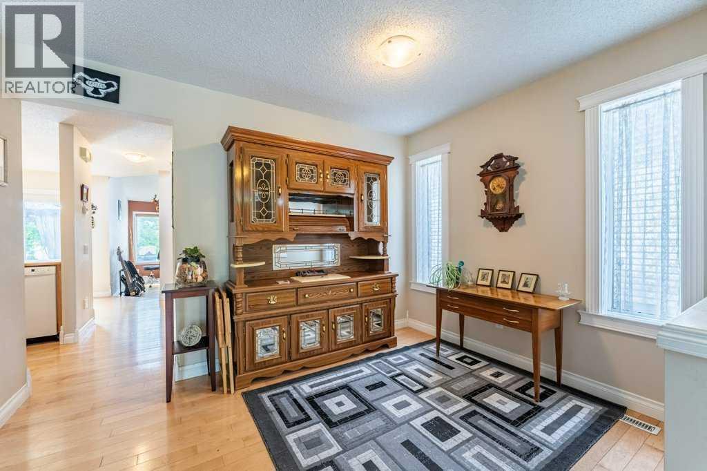 250 Mt Lorette Close SE - 5