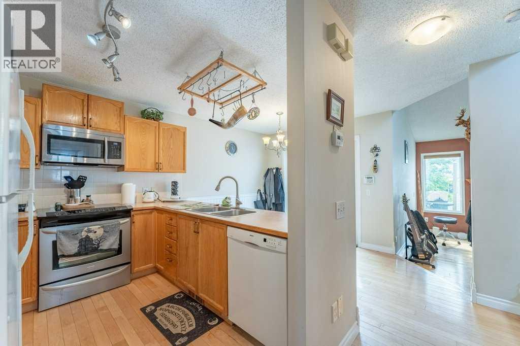 250 Mt Lorette Close SE - 6
