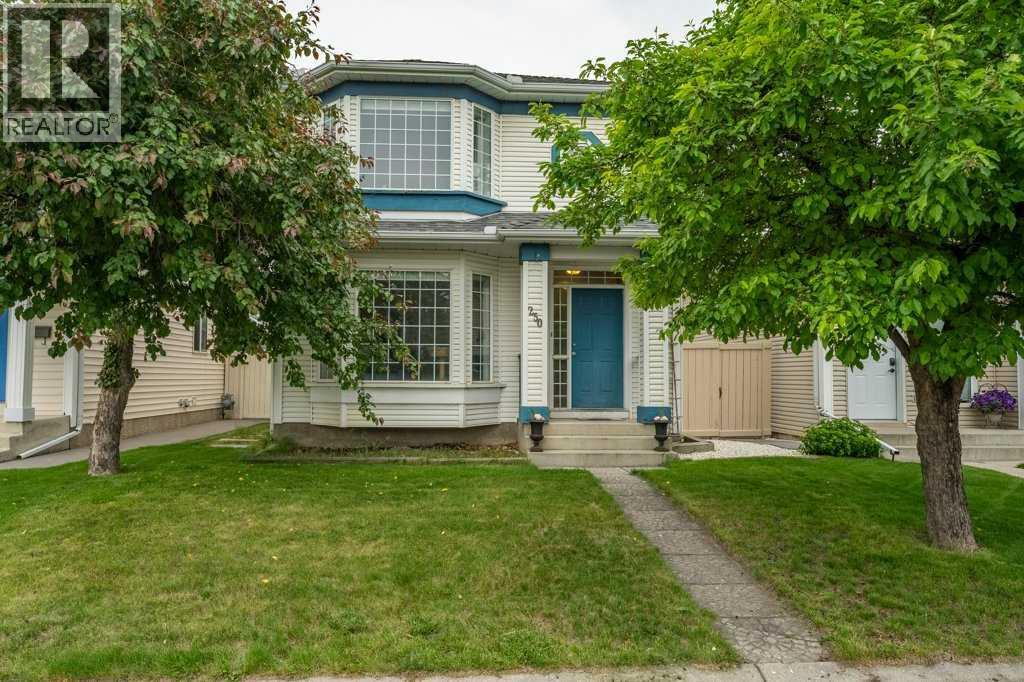 250 Mt Lorette Close SE - 1