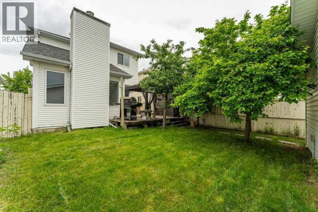 250 Mt Lorette Close SE - 31