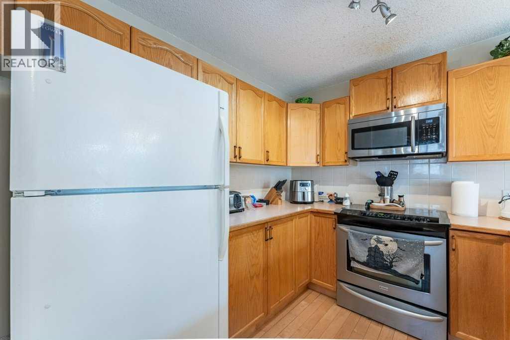250 Mt Lorette Close SE - 8
