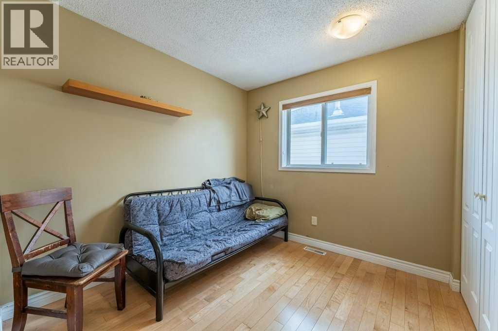 250 Mt Lorette Close SE - 21