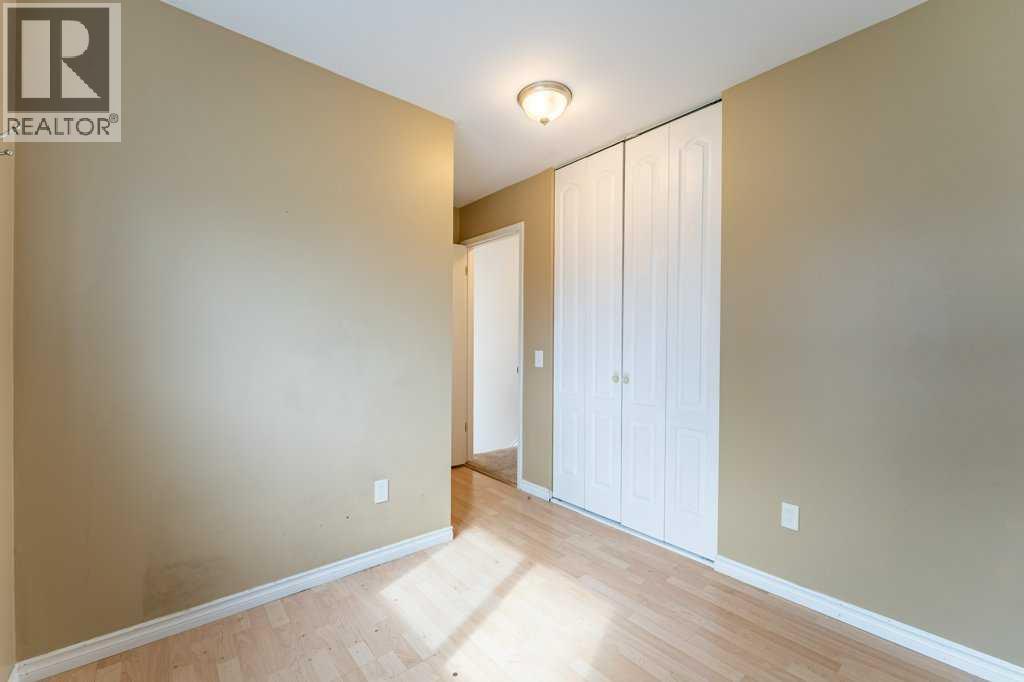 250 Mt Lorette Close SE - 19