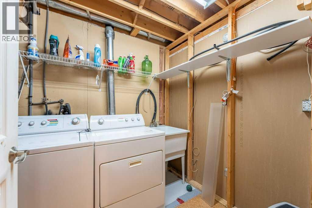 250 Mt Lorette Close SE - 26