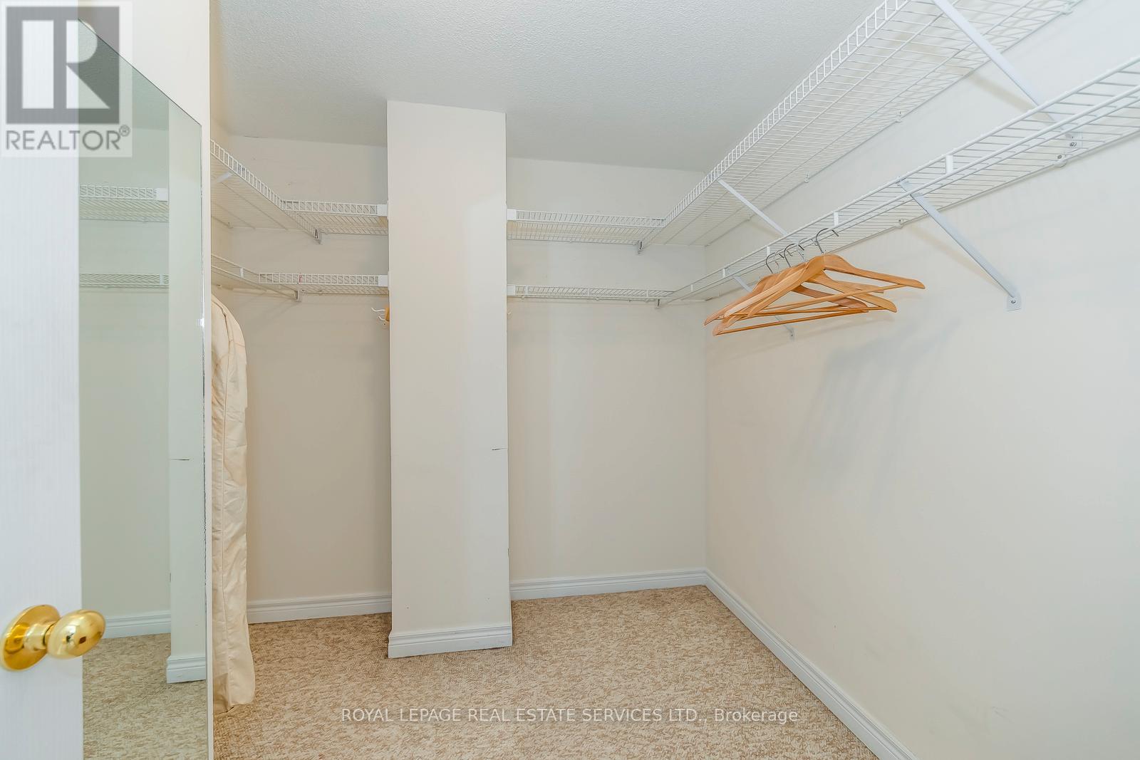 175 LA ROSE AVENUE - 24