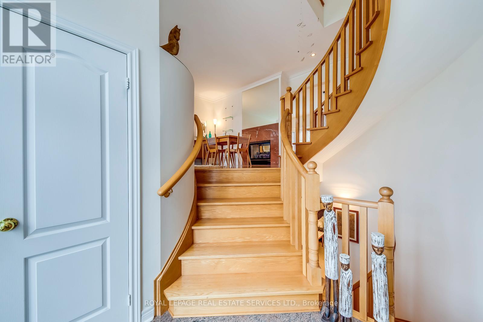 175 LA ROSE AVENUE - 30
