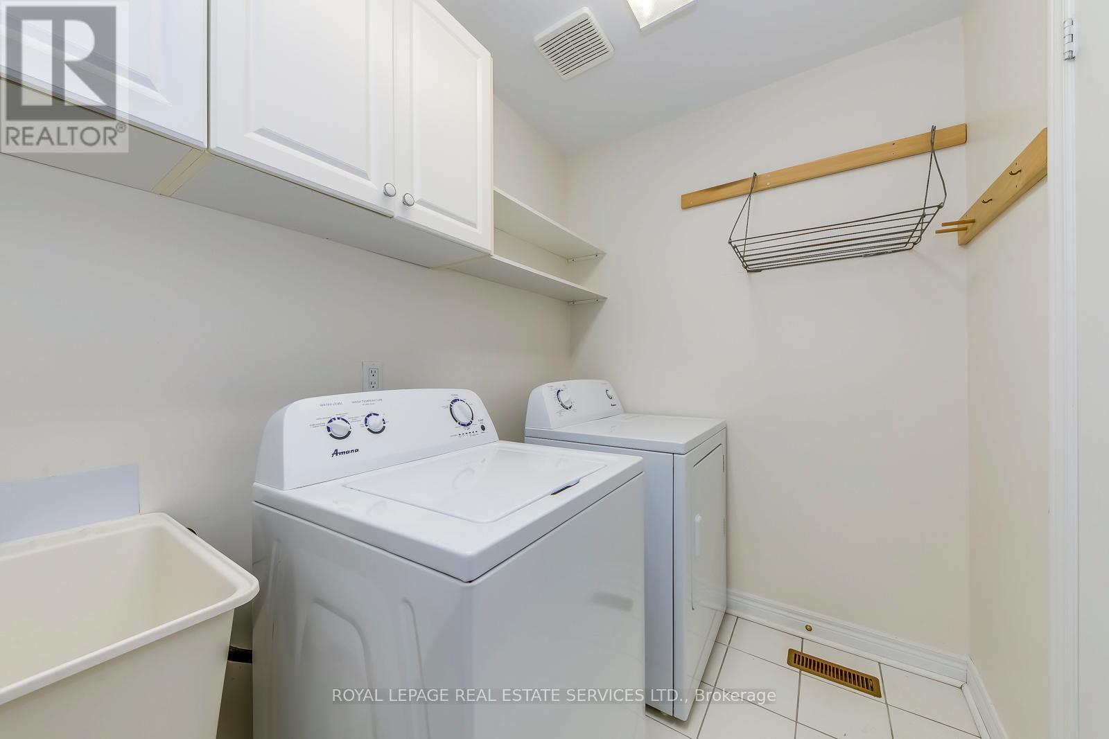 175 LA ROSE AVENUE - 29