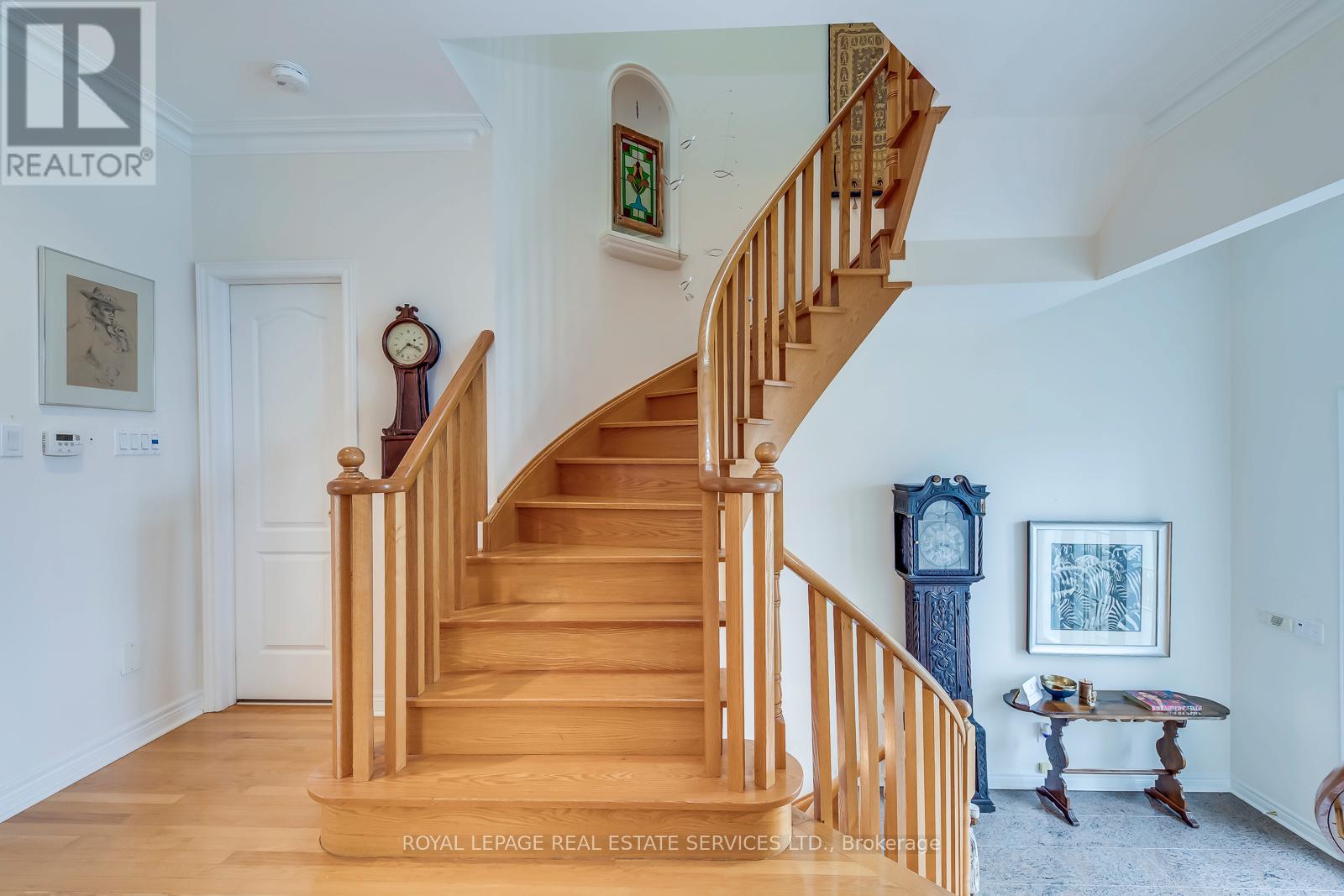 175 LA ROSE AVENUE - 16