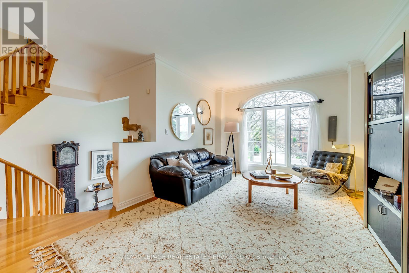 175 LA ROSE AVENUE - 2