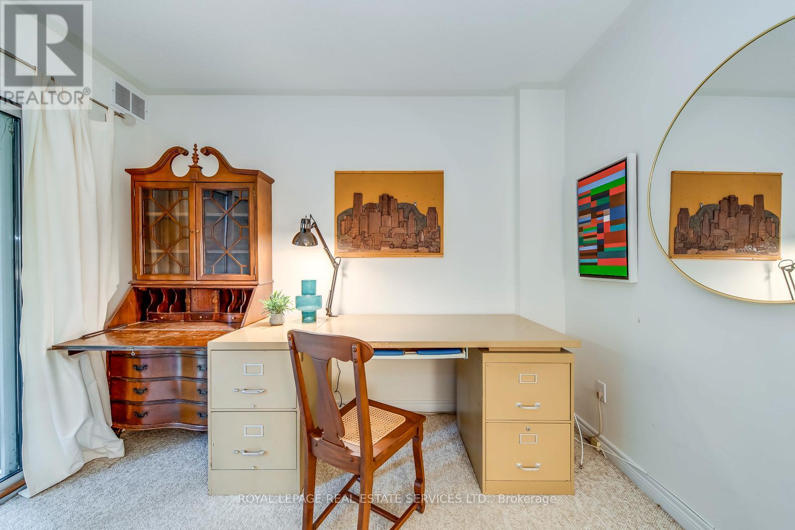 175 LA ROSE AVENUE - 32