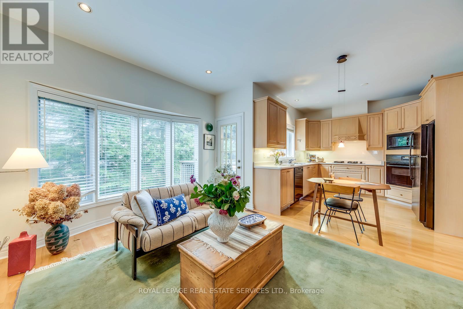 175 LA ROSE AVENUE - 10