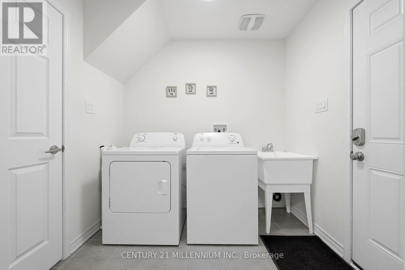 242 REMEMBRANCE ROAD - 25