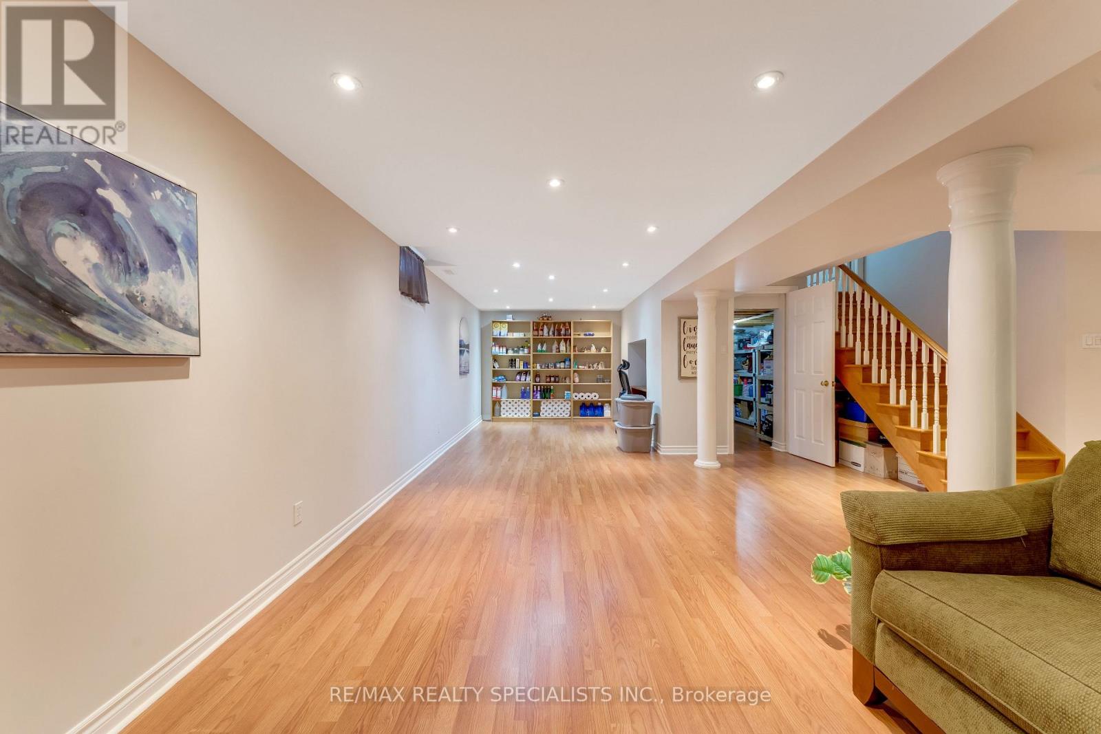 54 RED PLANT CRESCENT - Image 26