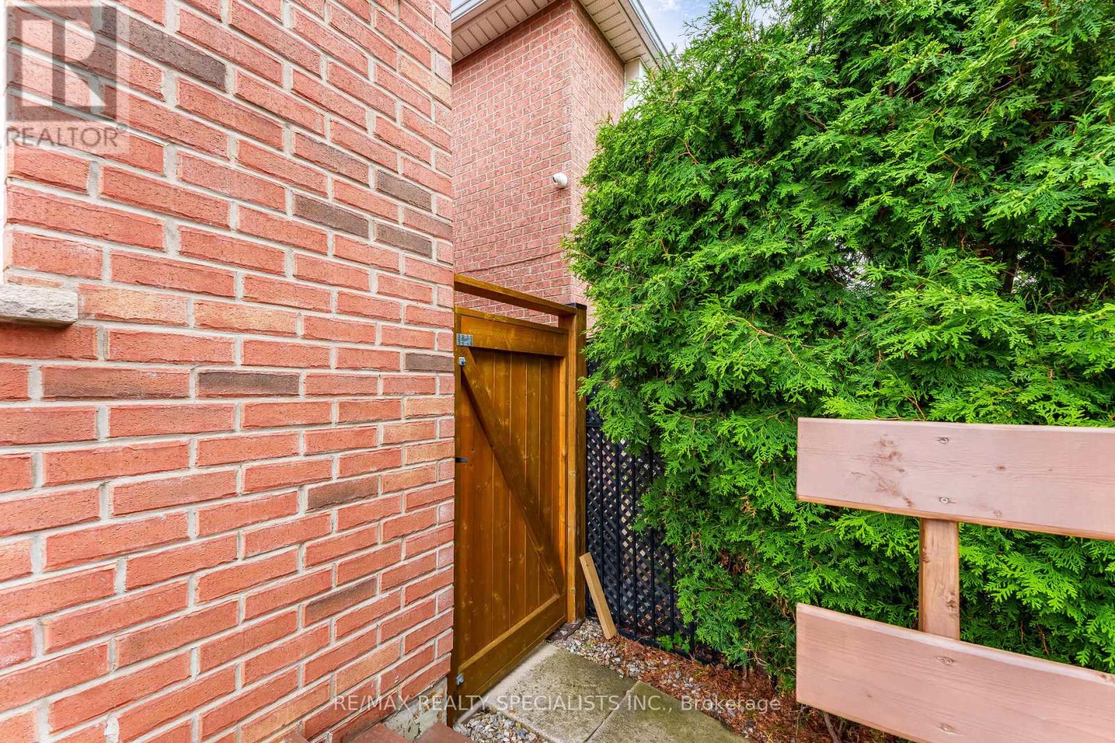 54 RED PLANT CRESCENT - Image 31