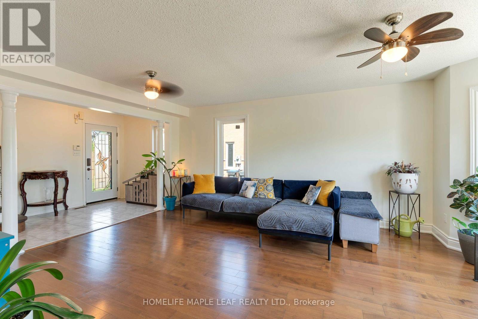 43 MORNINGMIST STREET - 13