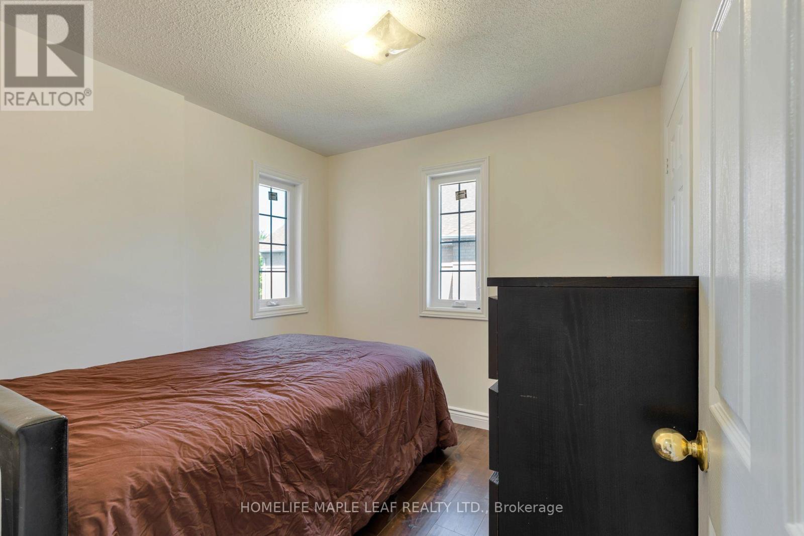 43 MORNINGMIST STREET - 28