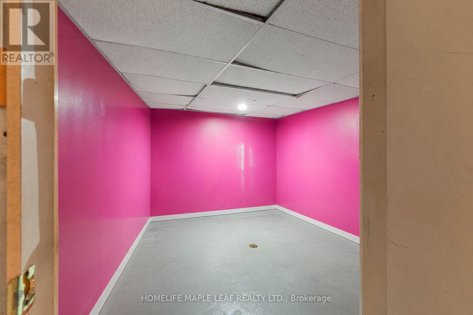 43 MORNINGMIST STREET - 32