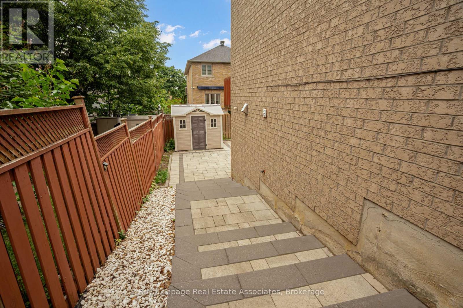 5453 MIDDLEPORT CRESCENT - 35