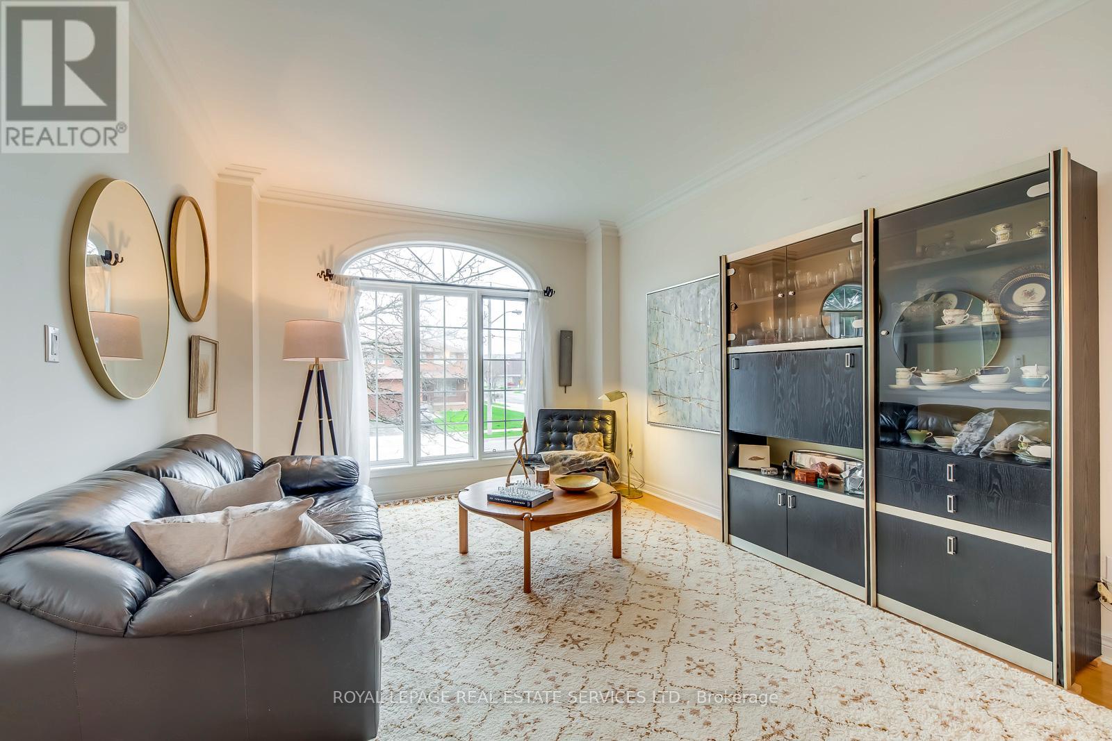 175 LA ROSE AVENUE - 5