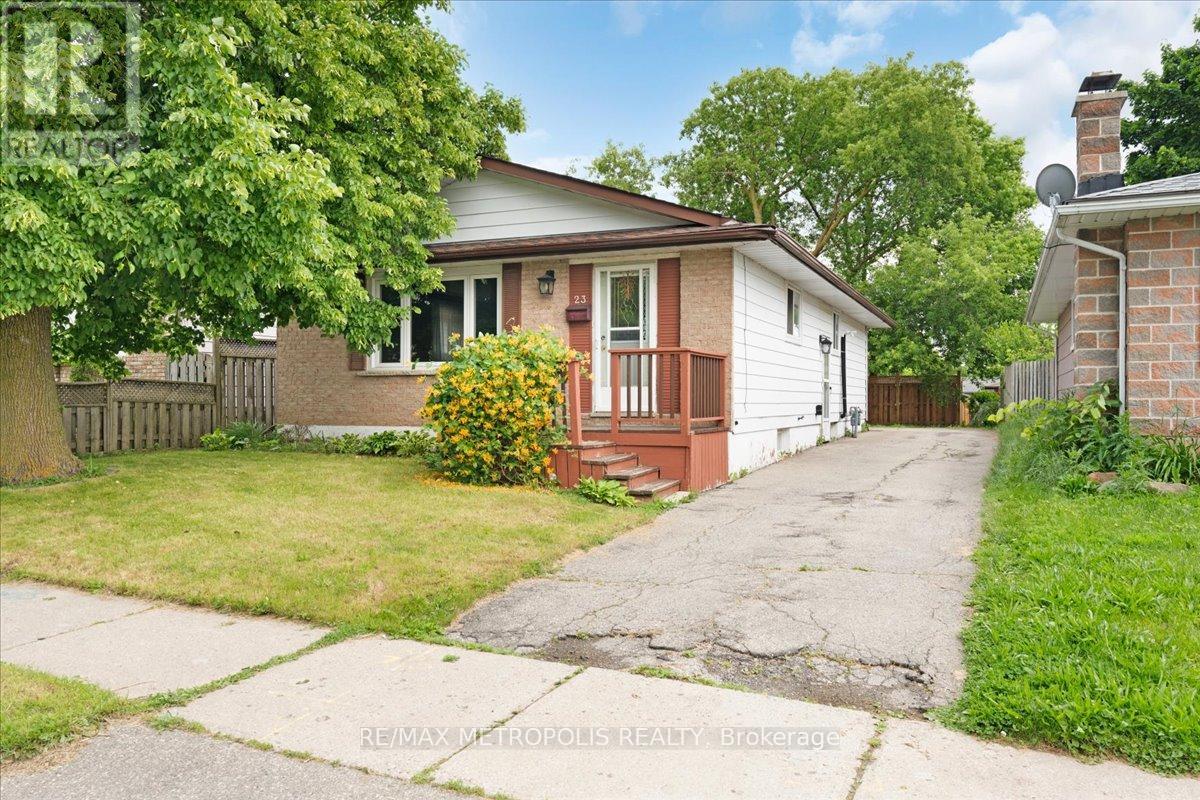 MAIN - 23 SILVER ASPEN CRESCENT — photo 3