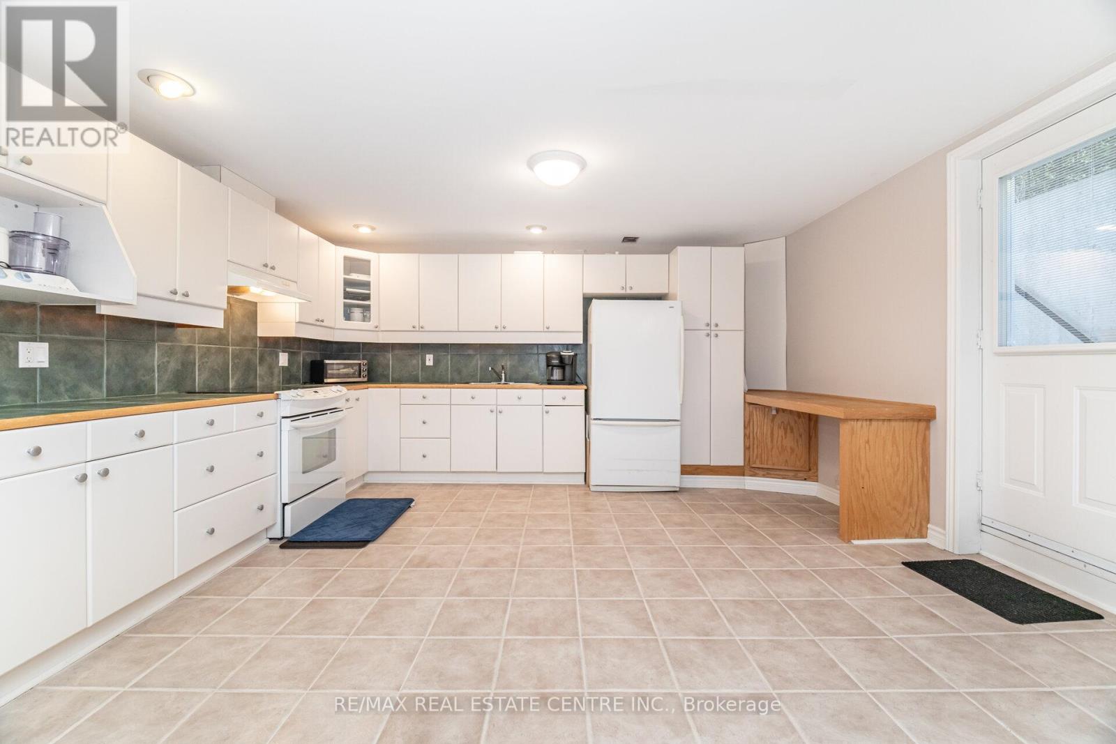 327 CAVENDISH DRIVE - Image 38