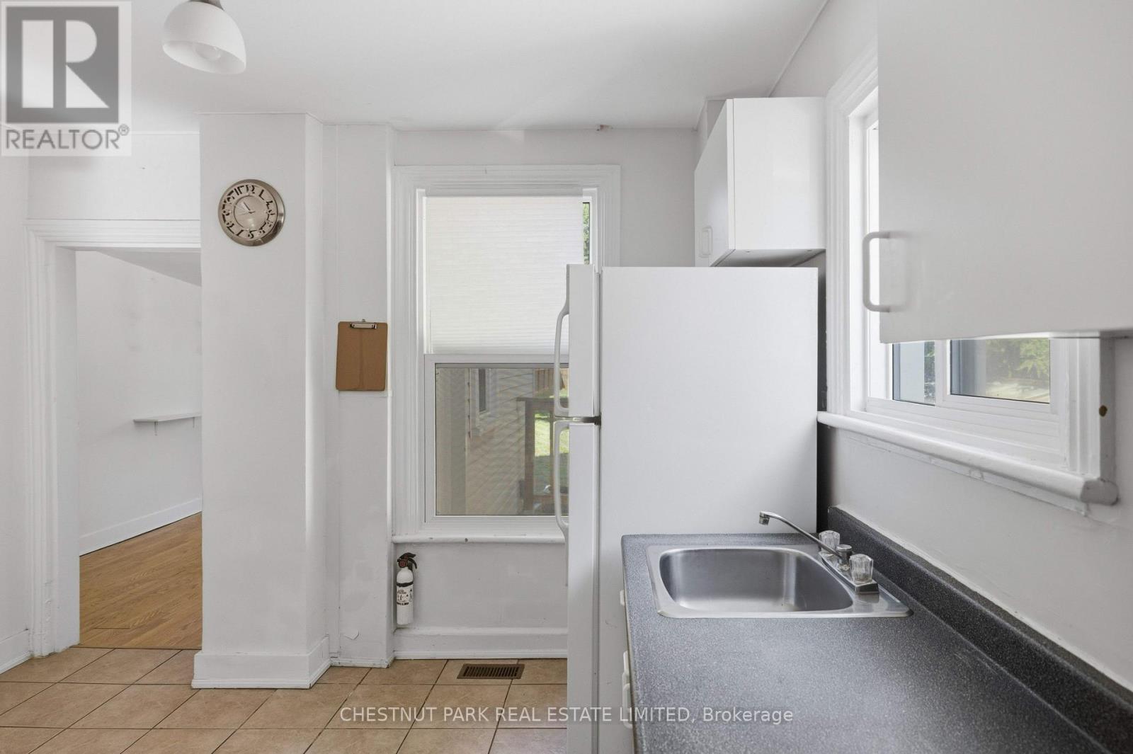 451 ALBERT STREET - 10