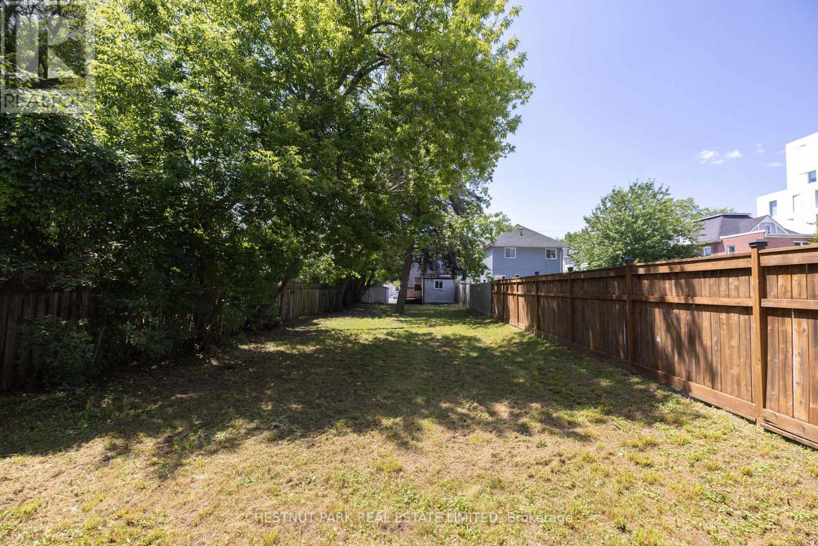 451 ALBERT STREET - 27