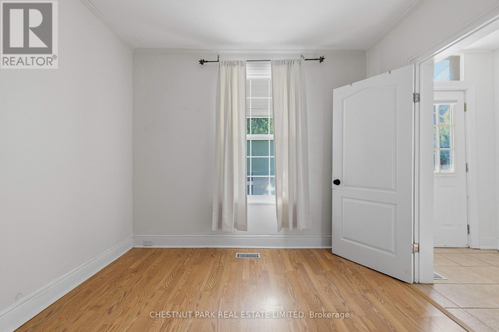 451 ALBERT STREET - 5