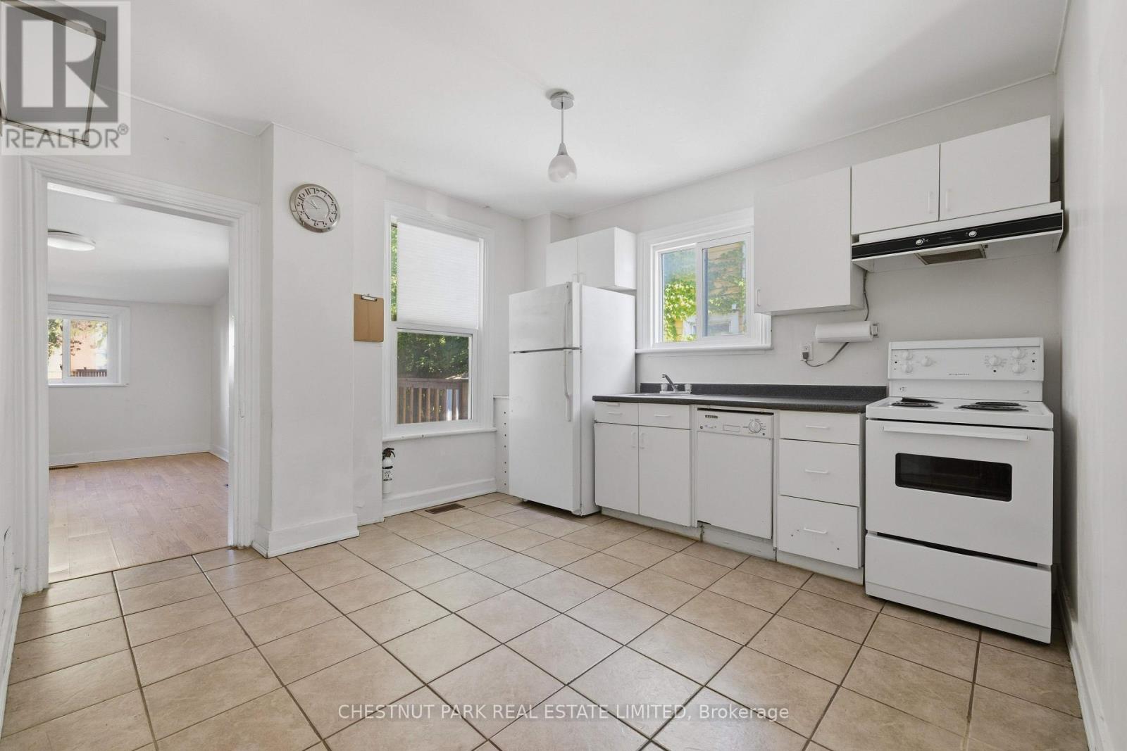 451 ALBERT STREET - 7