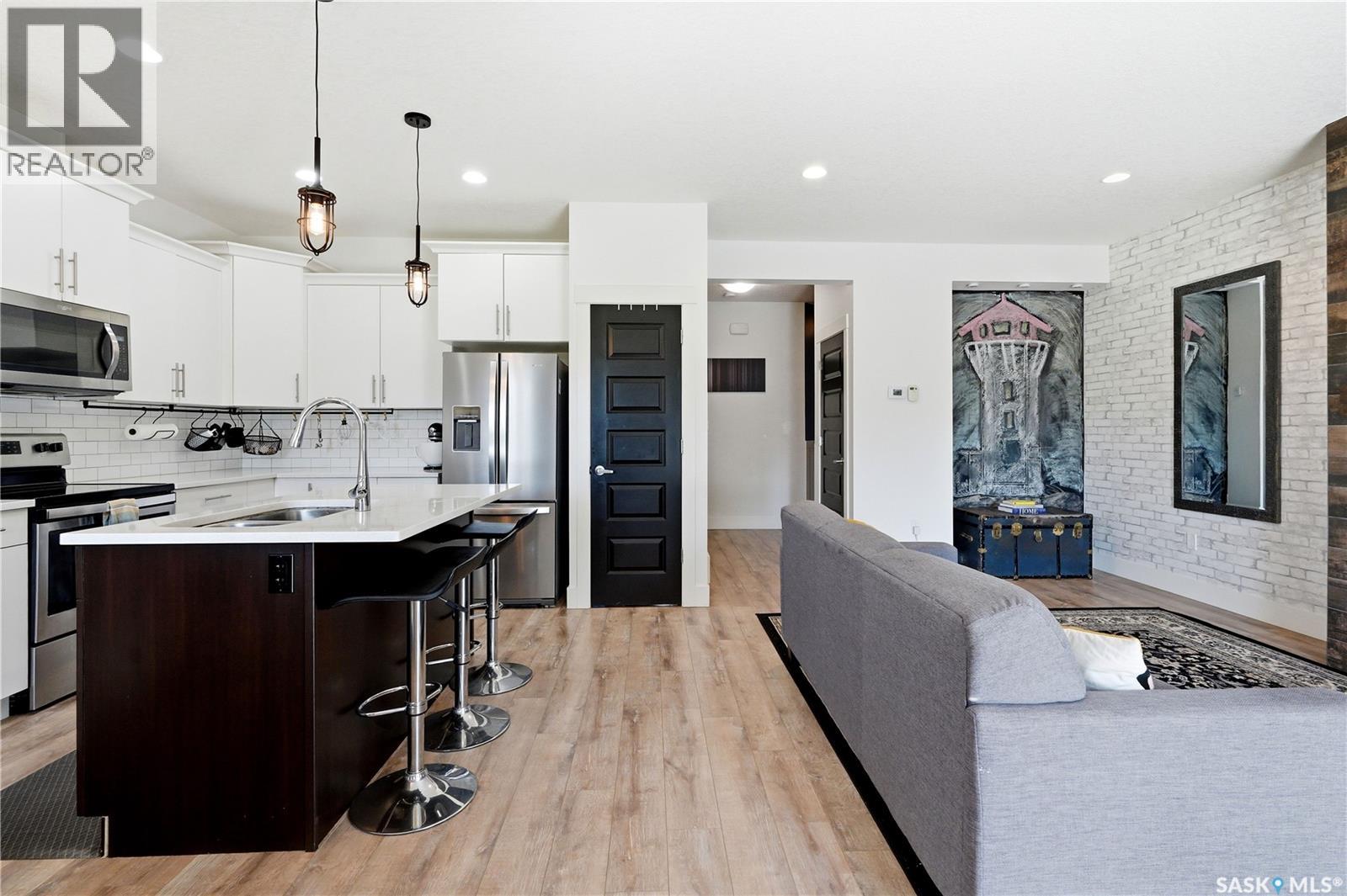 #158 3220 11th STREET W - 11