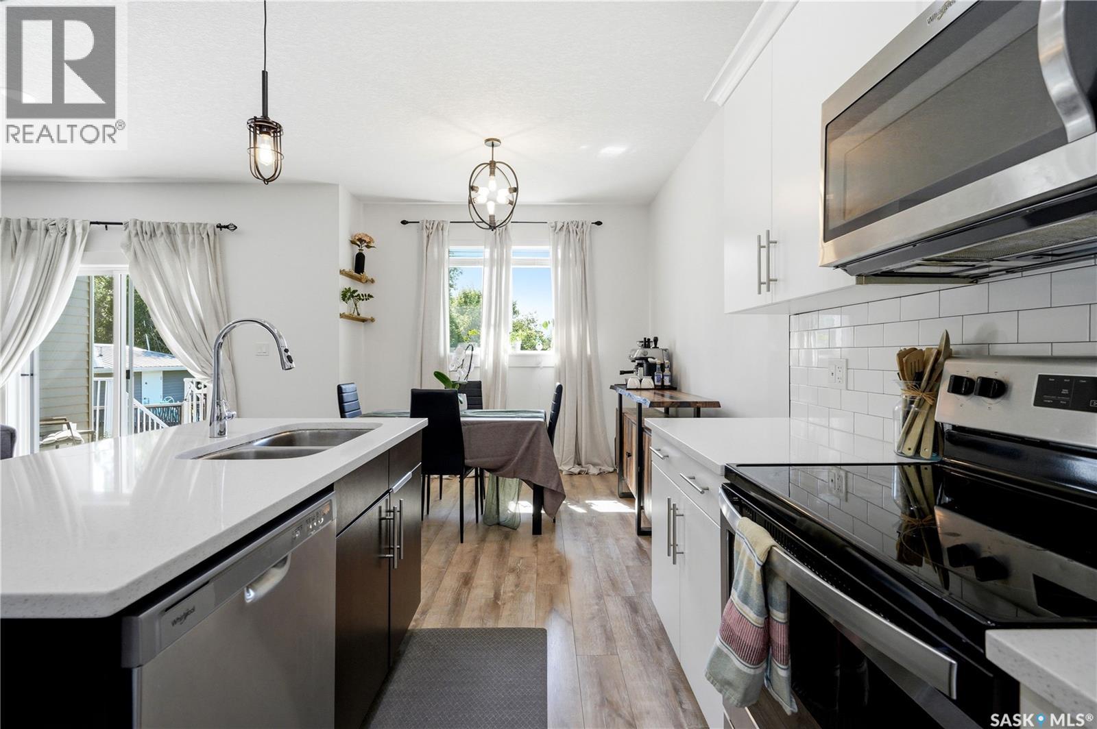 #158 3220 11th STREET W - 16