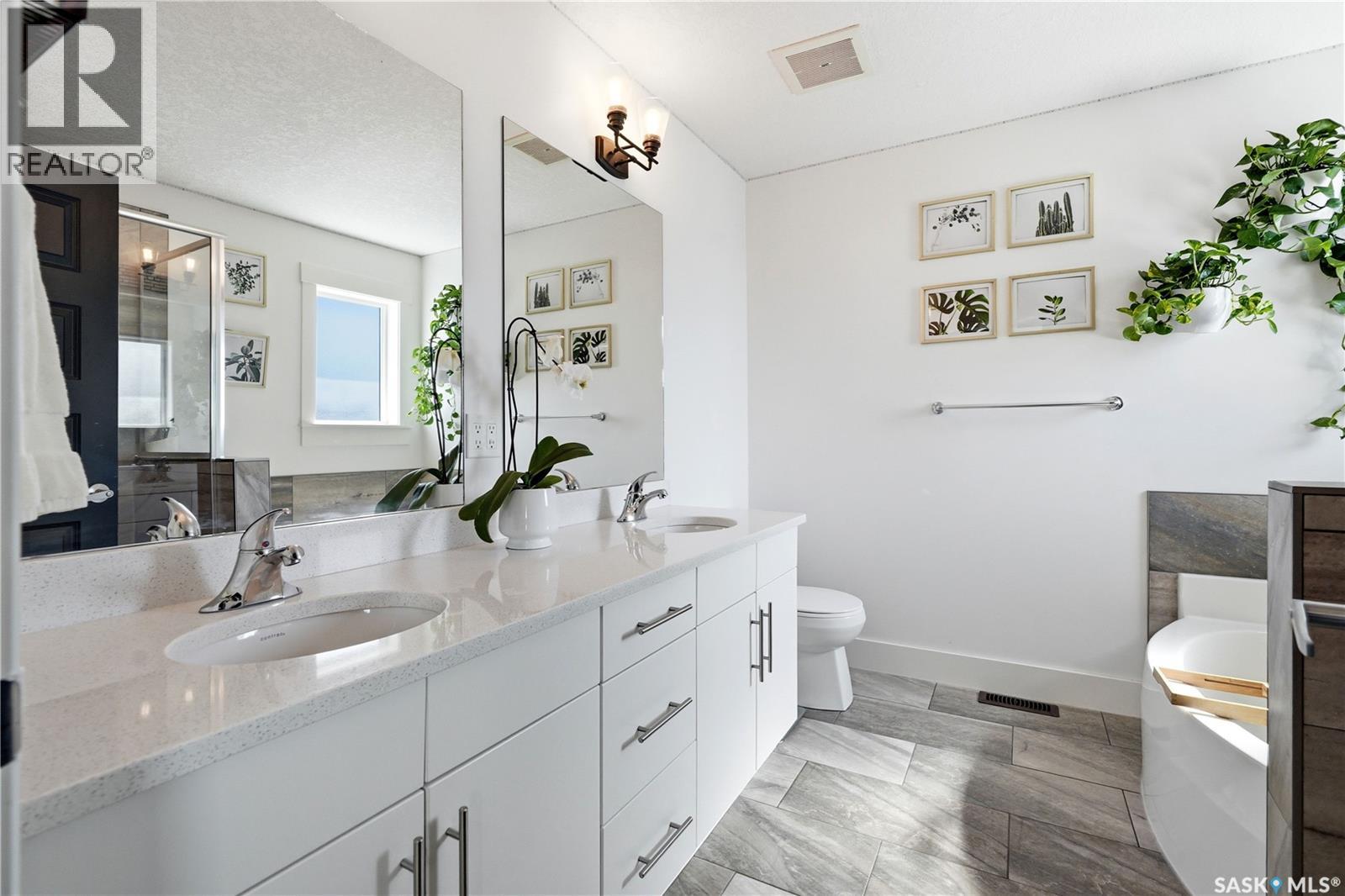 #158 3220 11th STREET W - 26
