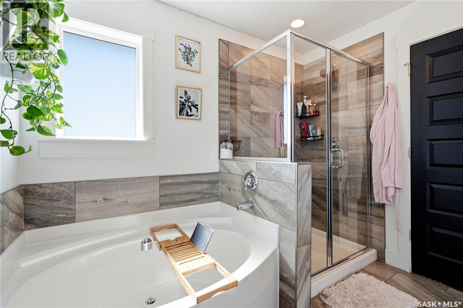 #158 3220 11th STREET W - 27
