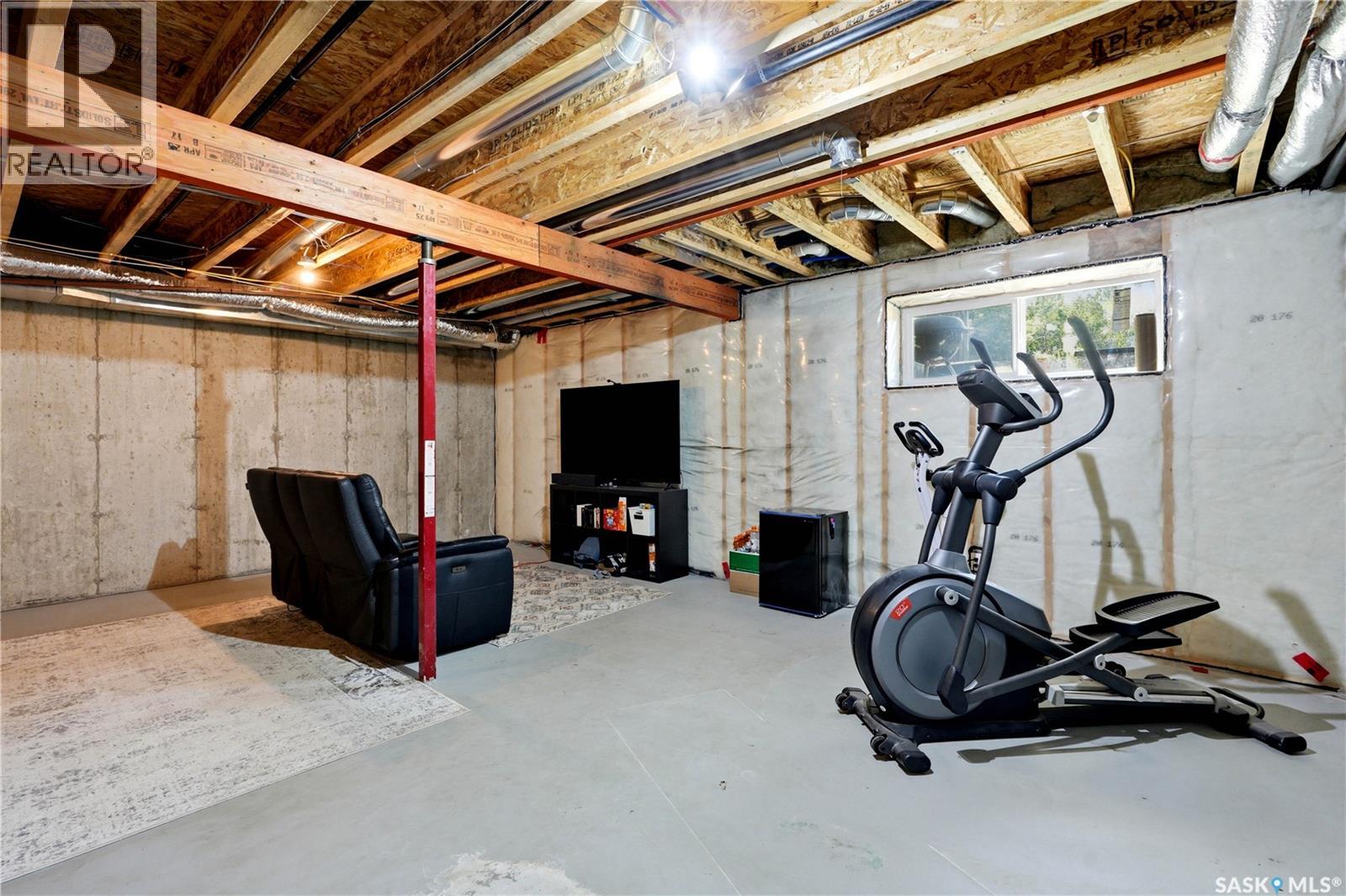 #158 3220 11th STREET W - 37