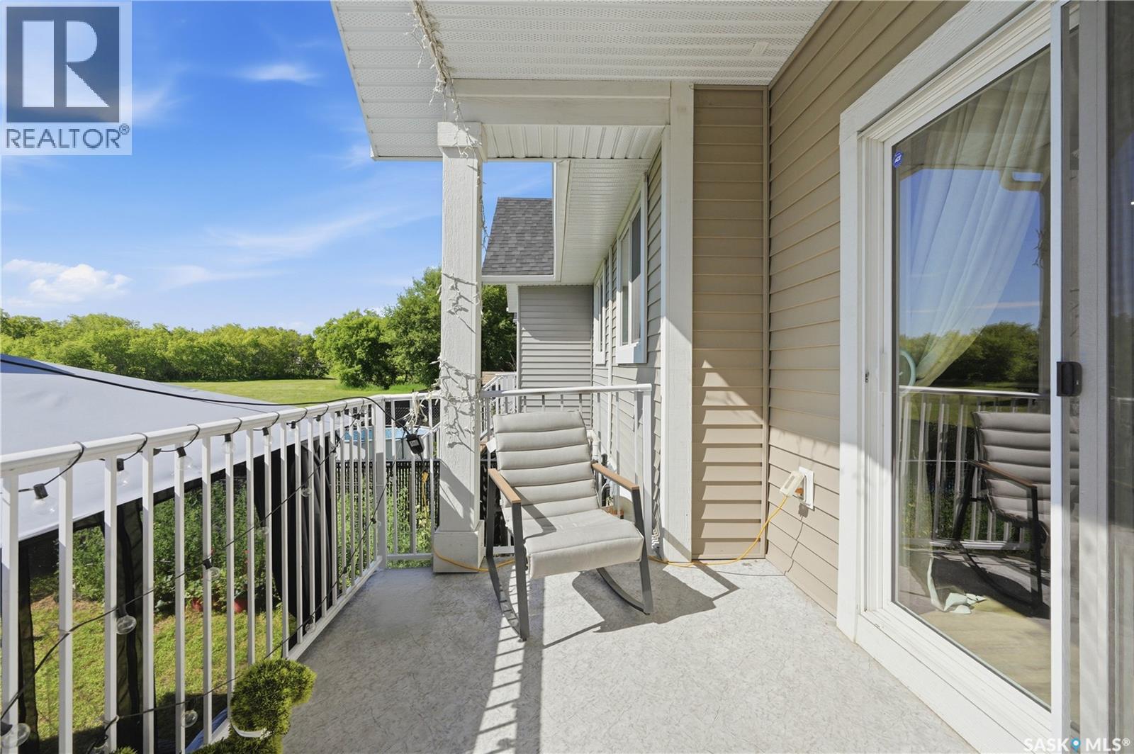 #158 3220 11th STREET W - 44