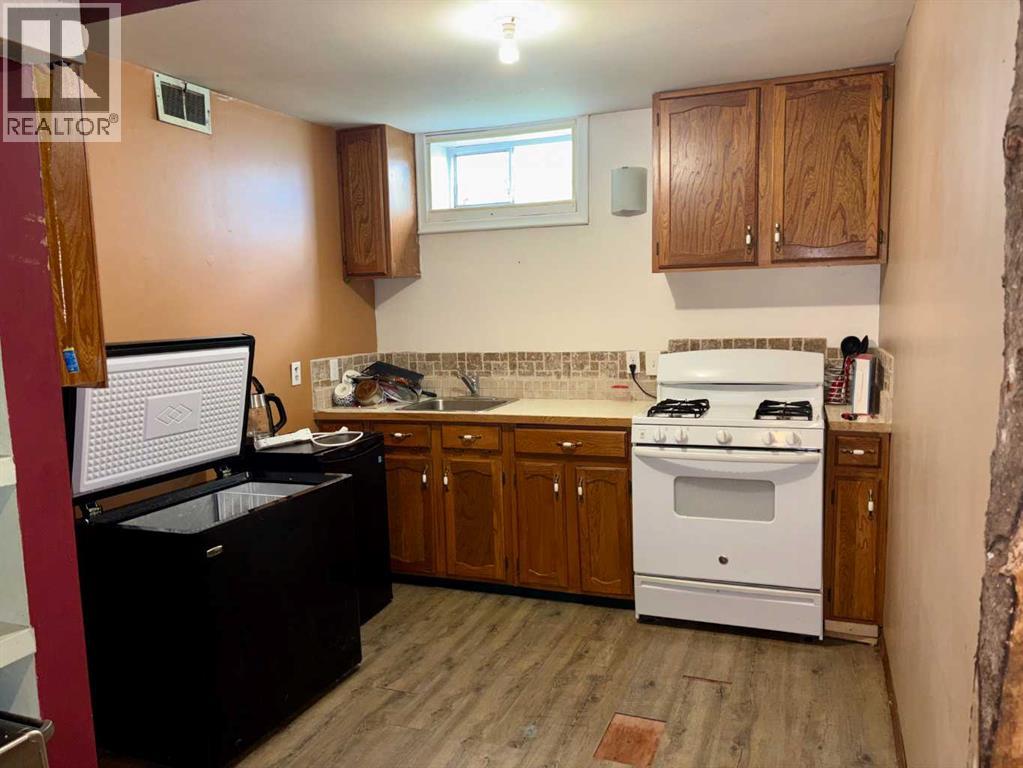 4831 52 Street - 15