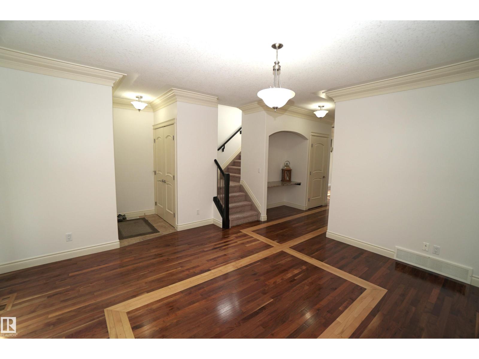 10224 90 ST NW - 14