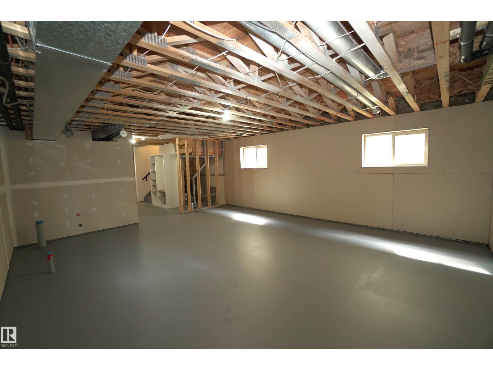 10224 90 ST NW - 31
