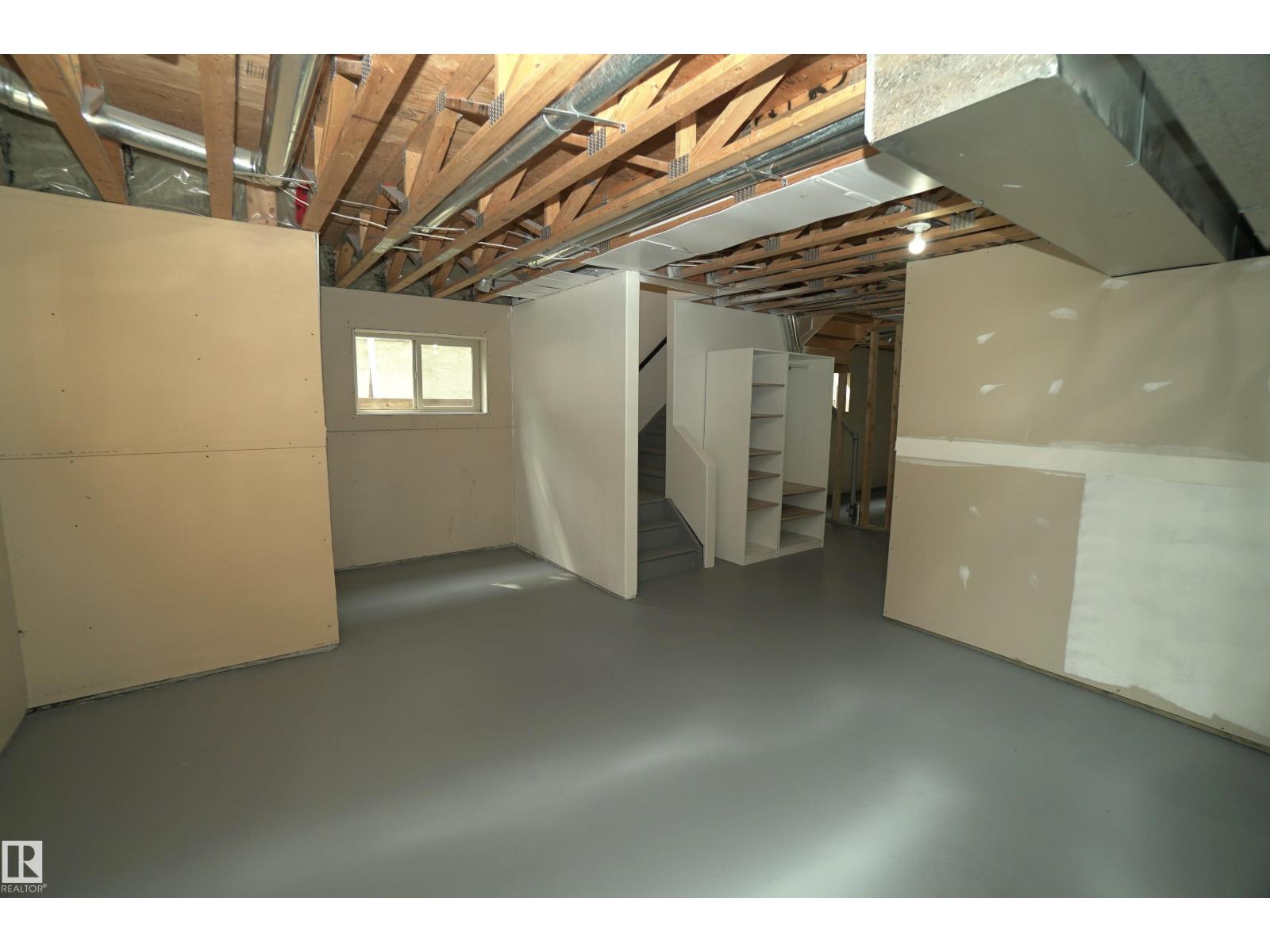 10224 90 ST NW - 33