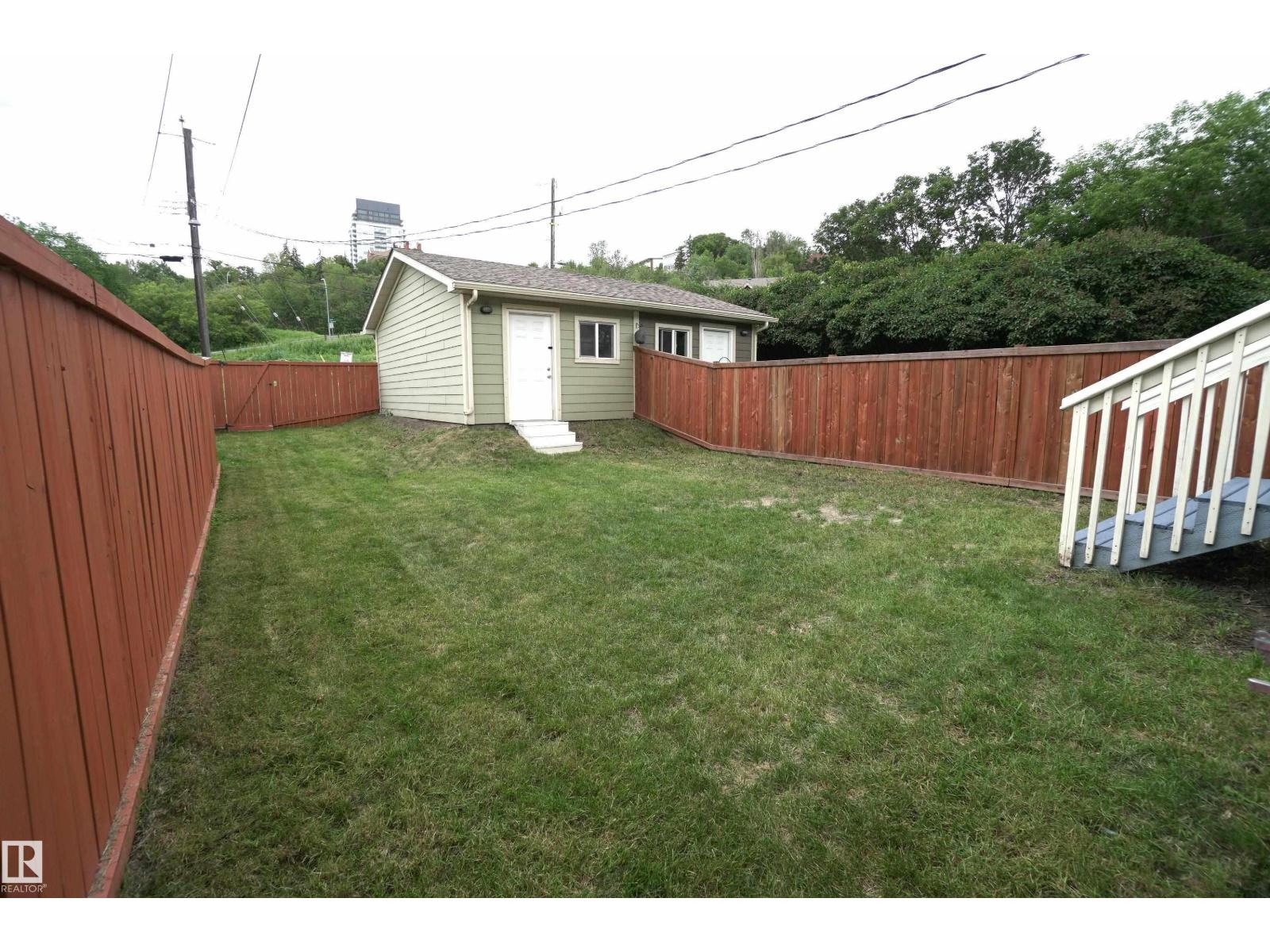 10224 90 ST NW - 38